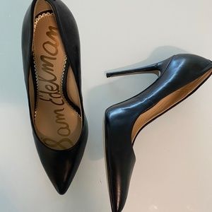 Black heels like new